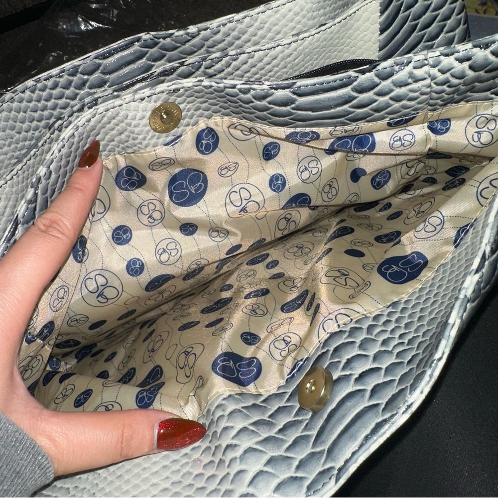 Samantha Brown Croco-Embossed Insulated Drop Bottom Tote - Picture 8 of 12